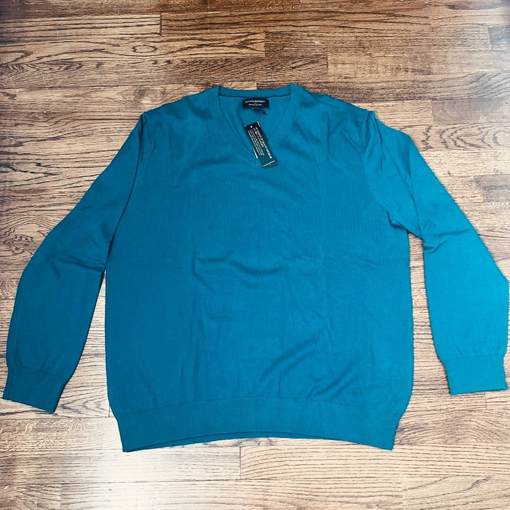 Men V neck sweater. XL size, banana republic, teal color